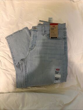 Levi's Light Blue Shaping Capri Jeans